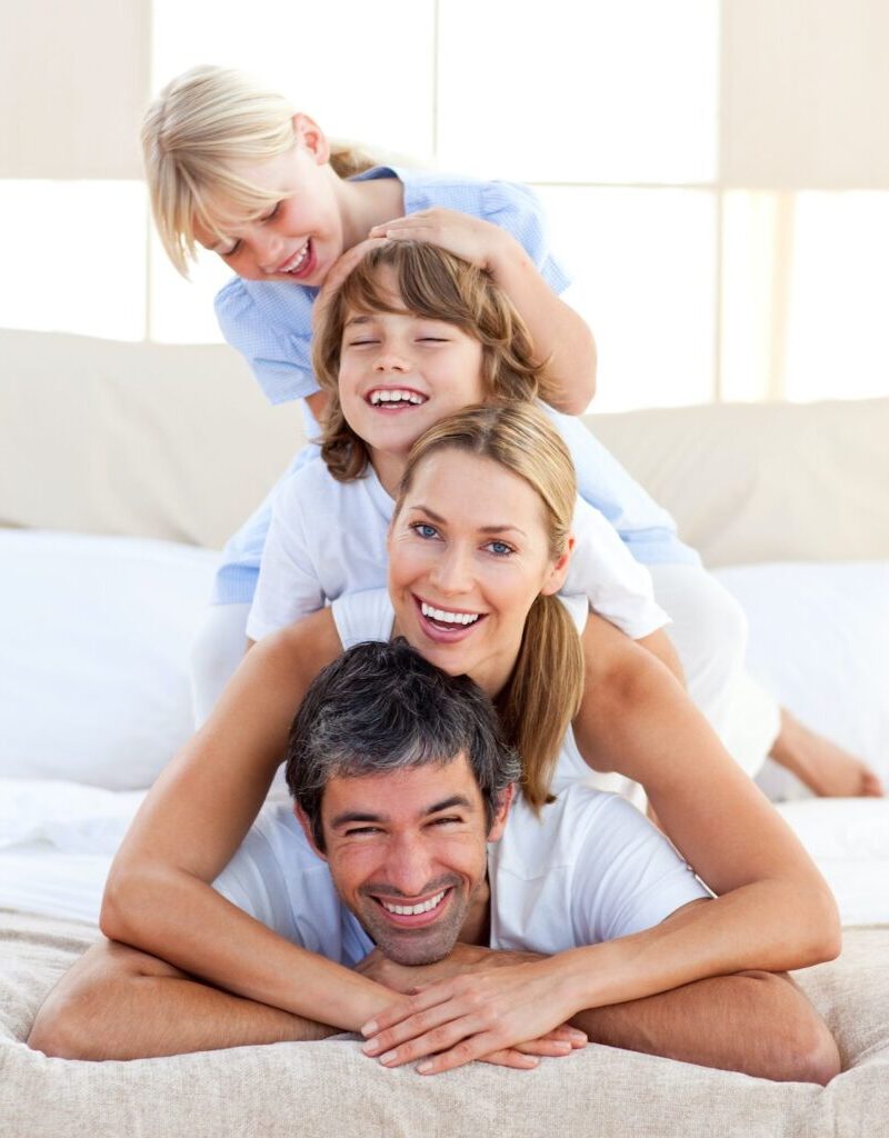 HomeClean-Miami-Provide-Cleaning-Service-for-Happy-Families-compressor (1)